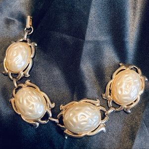 Vintage Pearl Bracelet